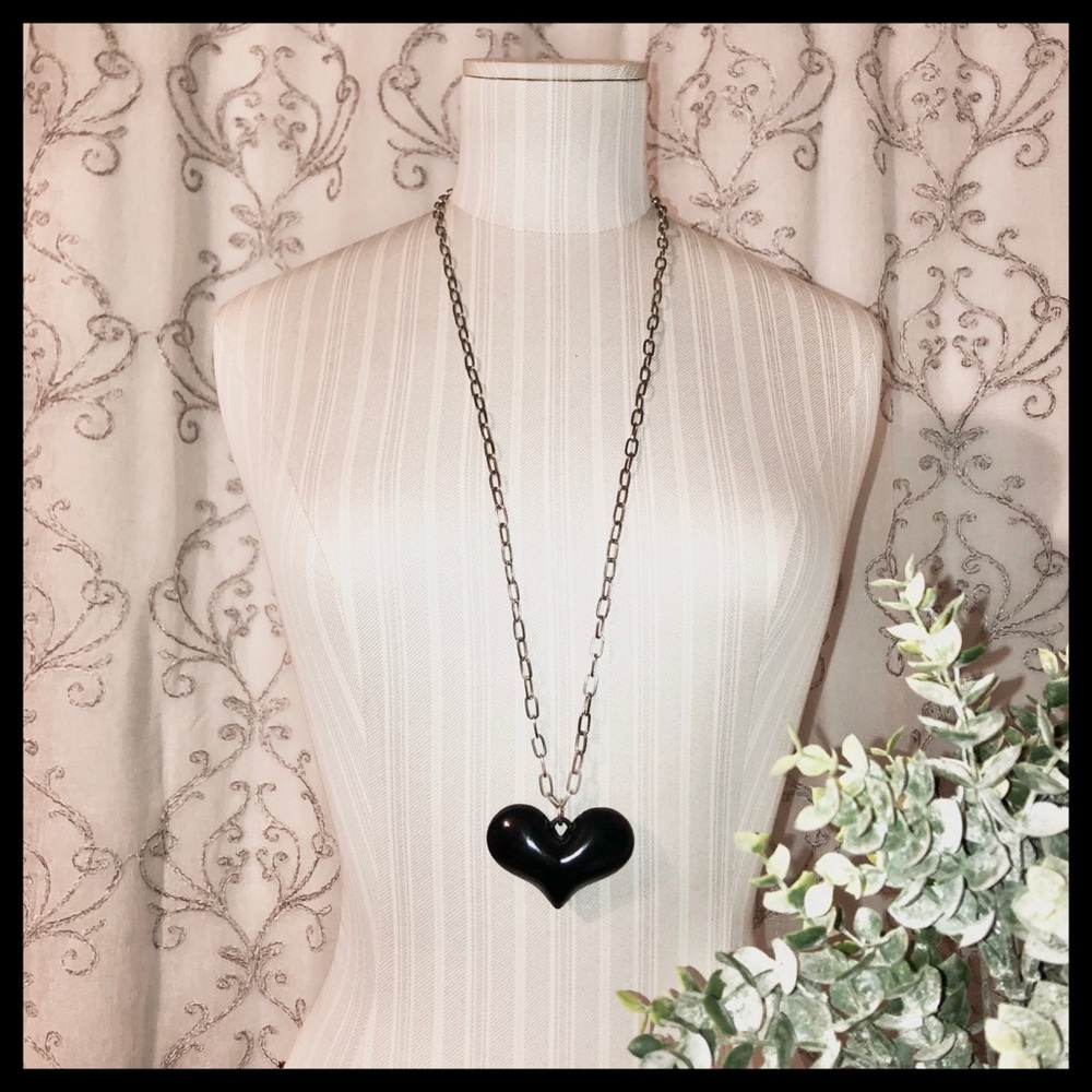 🚫 SOLD • NECKLACE • BLACK HEART